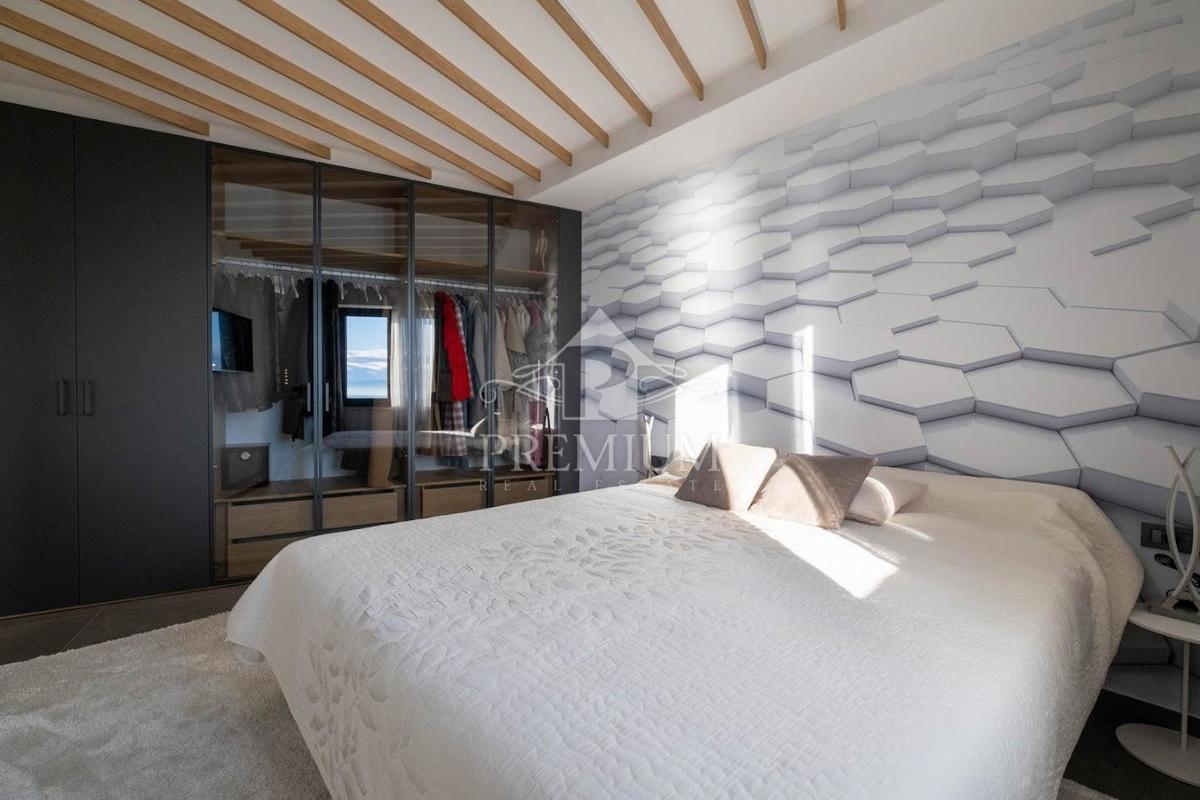 NOVOZGRADLJENI PENTHOUSE S ČAROBNIM RAZGLEDOM