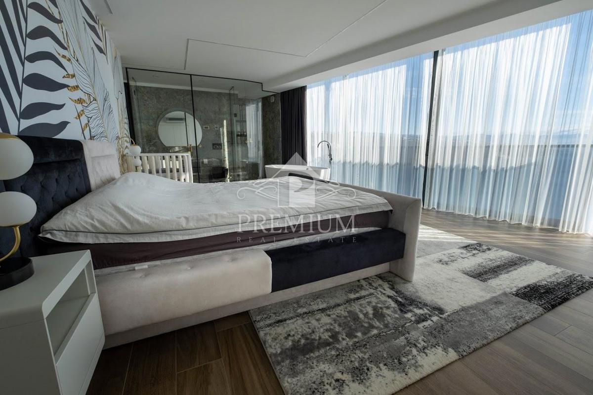 NOVOZGRADLJENI PENTHOUSE S ČAROBNIM RAZGLEDOM