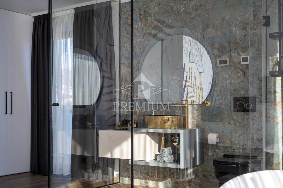 NOVOZGRADLJENI PENTHOUSE S ČAROBNIM RAZGLEDOM