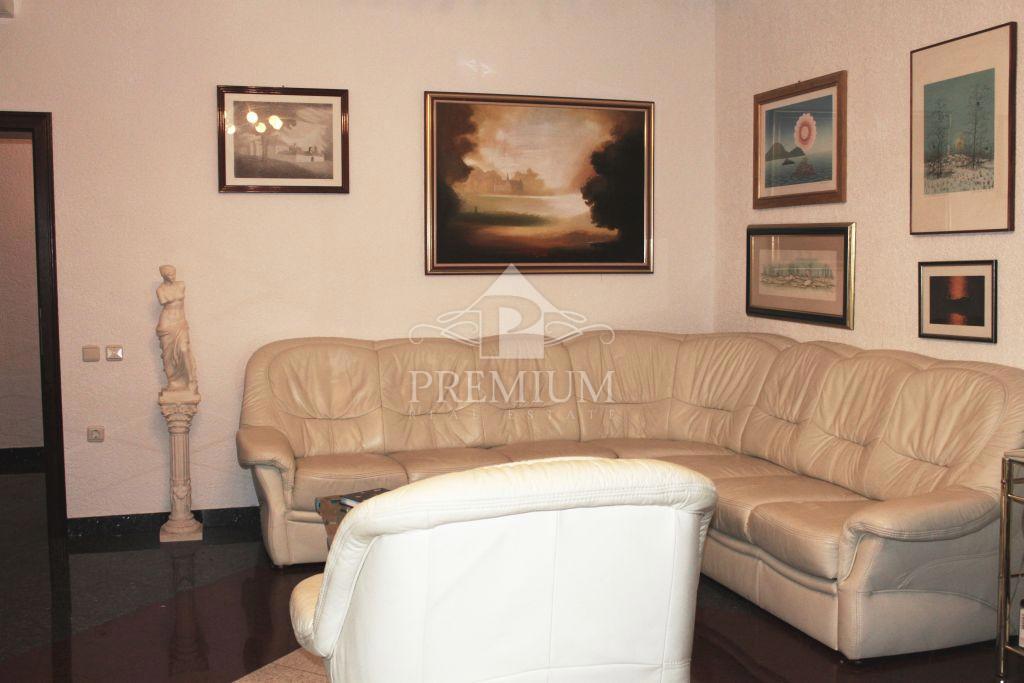 LUKSUZNI APARTMAN S PREKRASNIM POGLEDOM, BLIŽINA MORJA