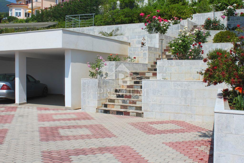 LUKSUZNI APARTMAN S PREKRASNIM POGLEDOM, BLIŽINA MORJA