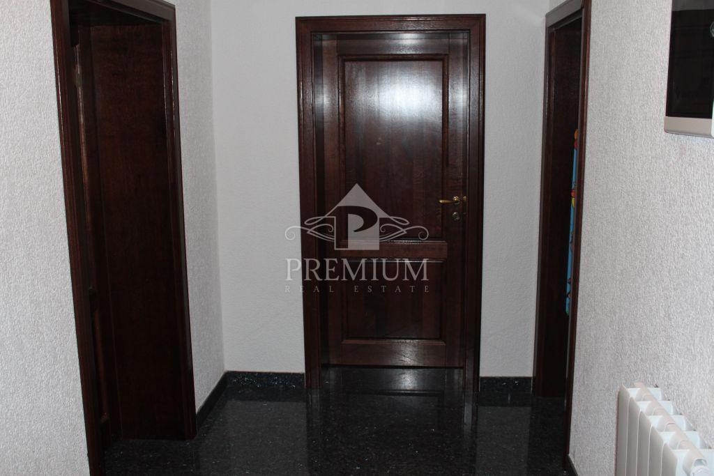LUKSUZNI APARTMAN S PREKRASNIM POGLEDOM, BLIŽINA MORJA