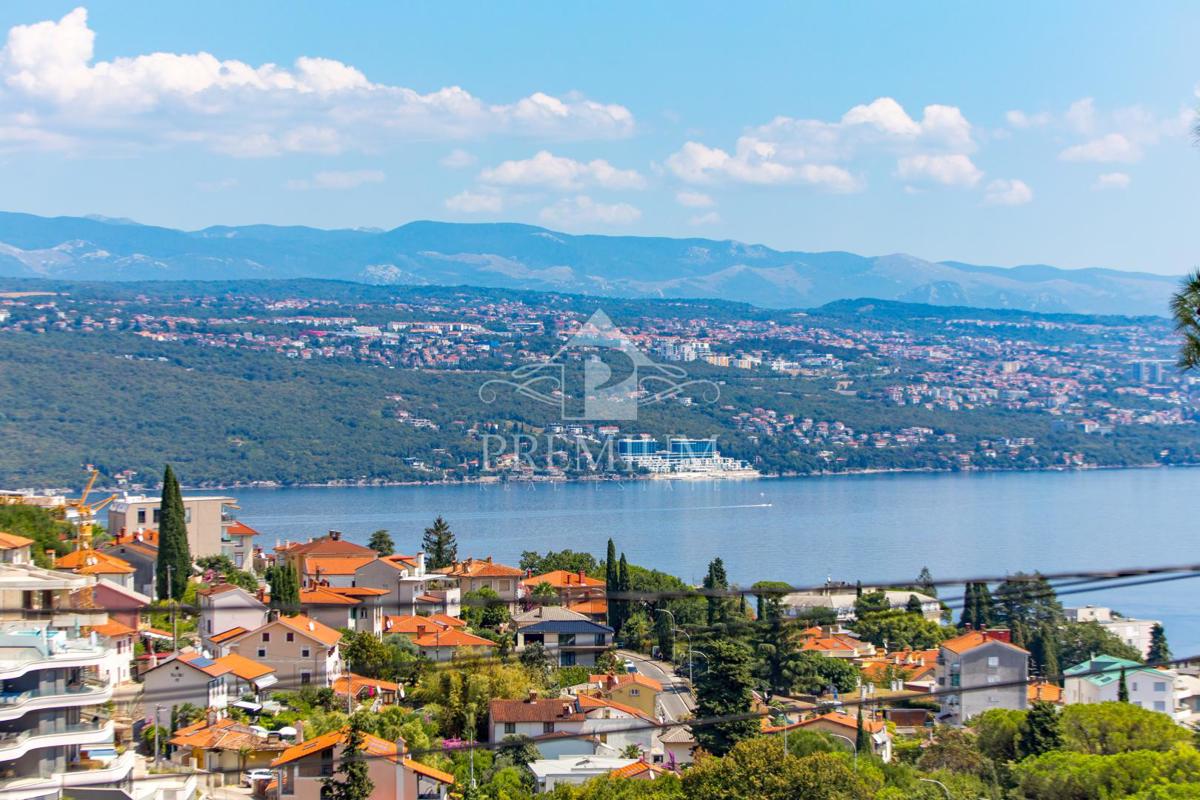 ELITNO STANOVANJE S PREKRASNIM RAZGLEDOM