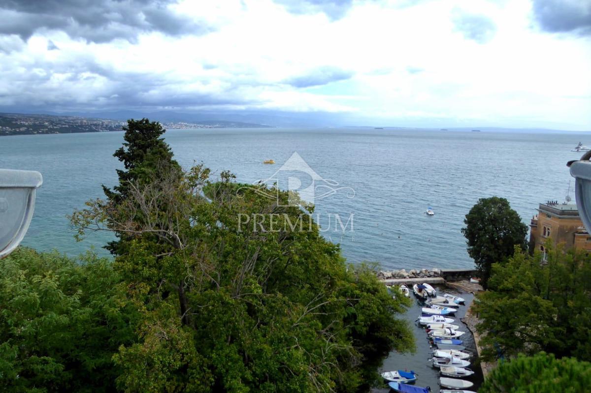 STANOVANJE V VILI OPATIJA V BLIZINI PROMENADE, CENTER