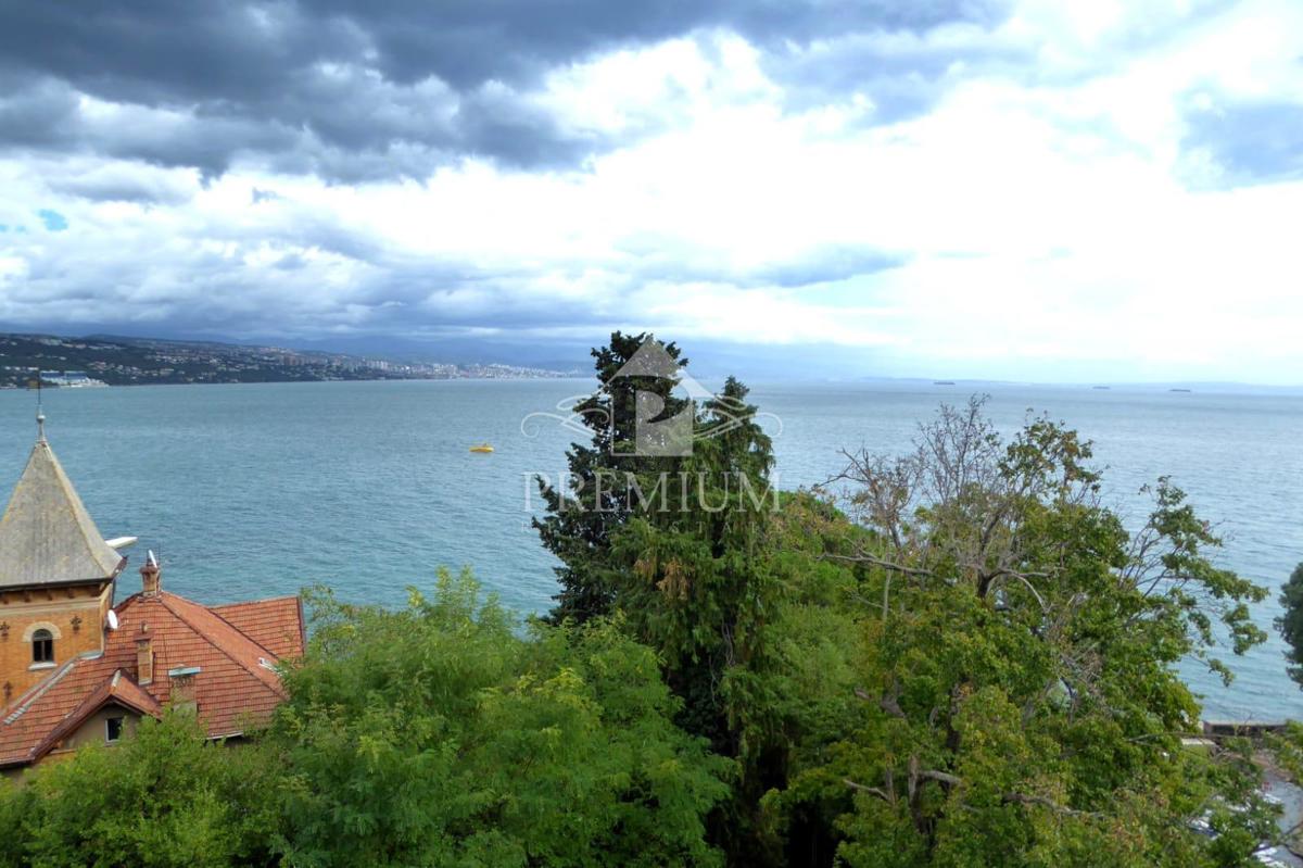 STANOVANJE V VILI OPATIJA V BLIZINI PROMENADE, CENTER
