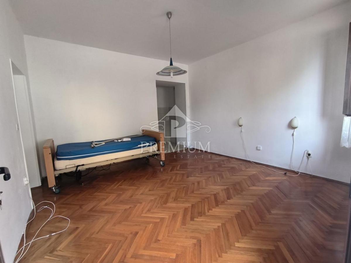 APARTMA 1. VRSTA DO MORJA, DVORIŠČE