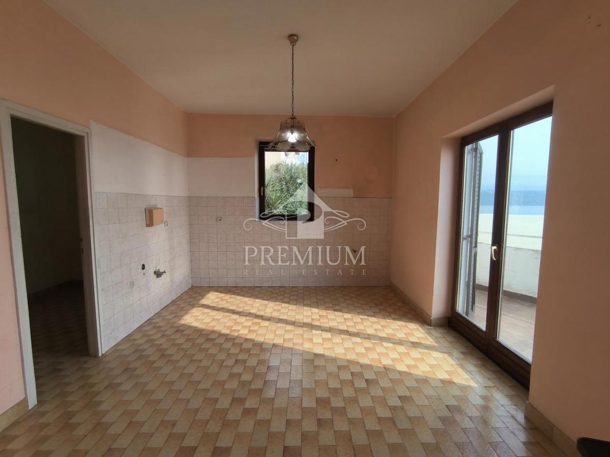 APARTMA 1. VRSTA DO MORJA, DVORIŠČE