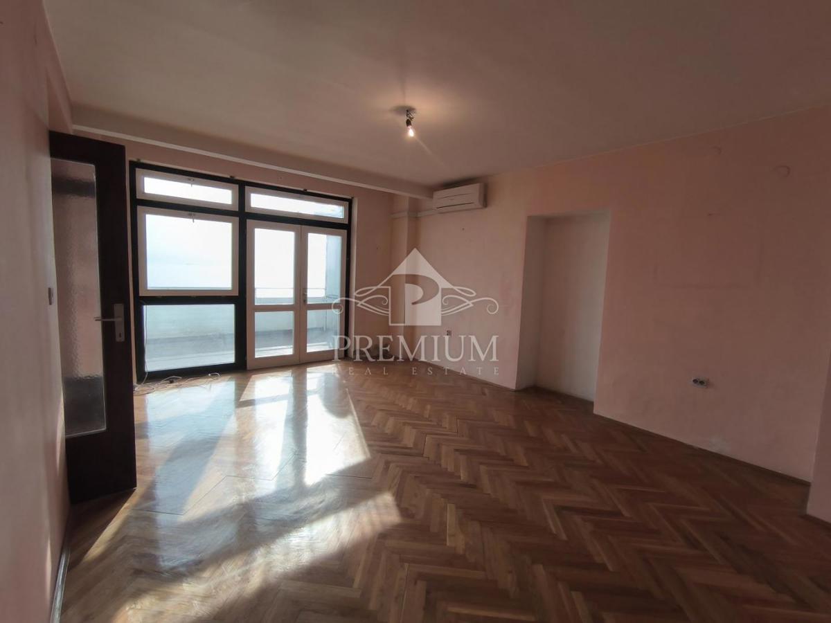 APARTMA 1. VRSTA DO MORJA, DVORIŠČE