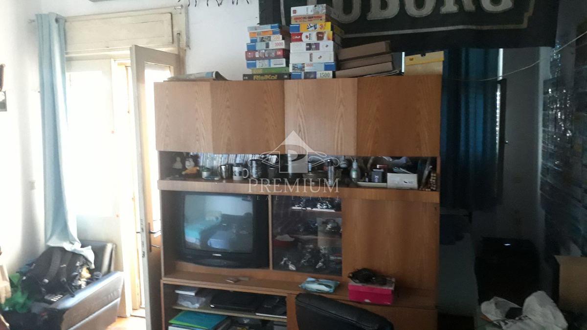 STANOVANJE V VILI S PREKRASNIM POGLEDOM NA MORJE
