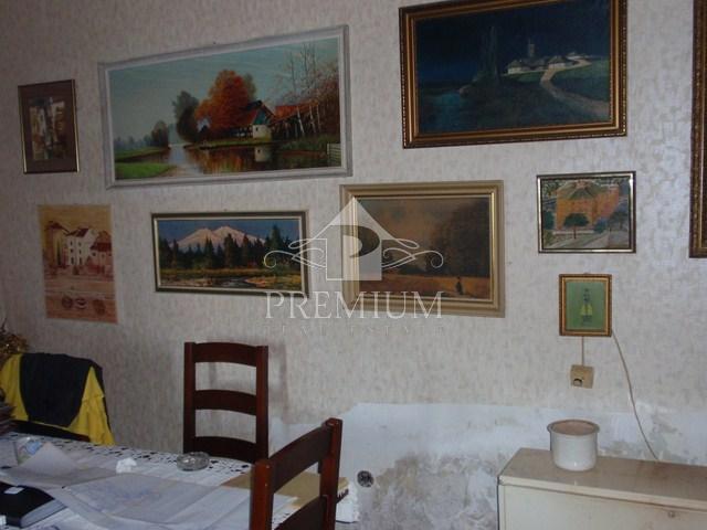 STANOVANJE V VILI S PREKRASNIM POGLEDOM NA MORJE