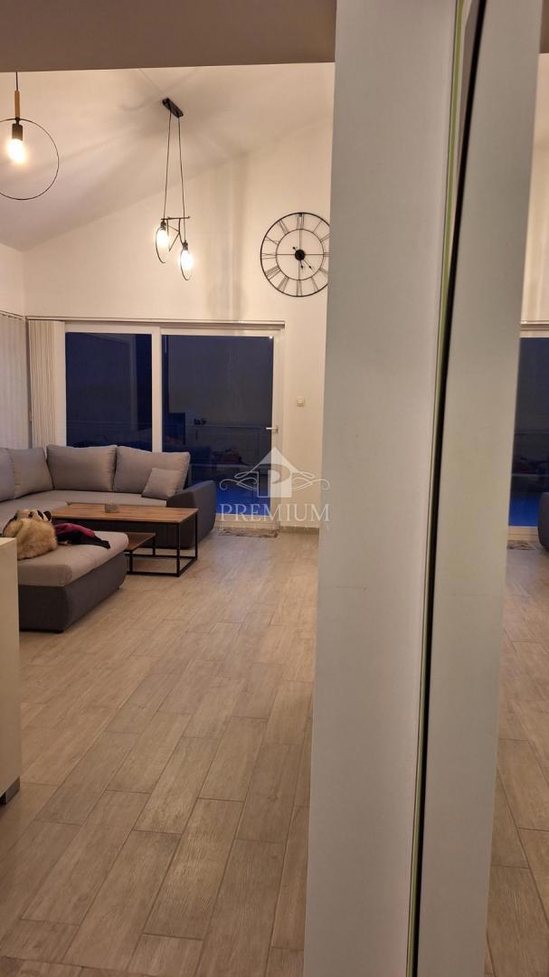 STANOVANJE 140 m2, PARKIRIŠČE