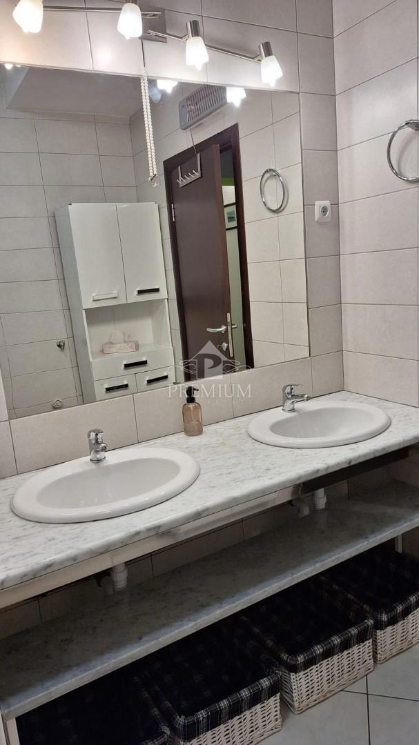 STANOVANJE 140 m2, PARKIRIŠČE