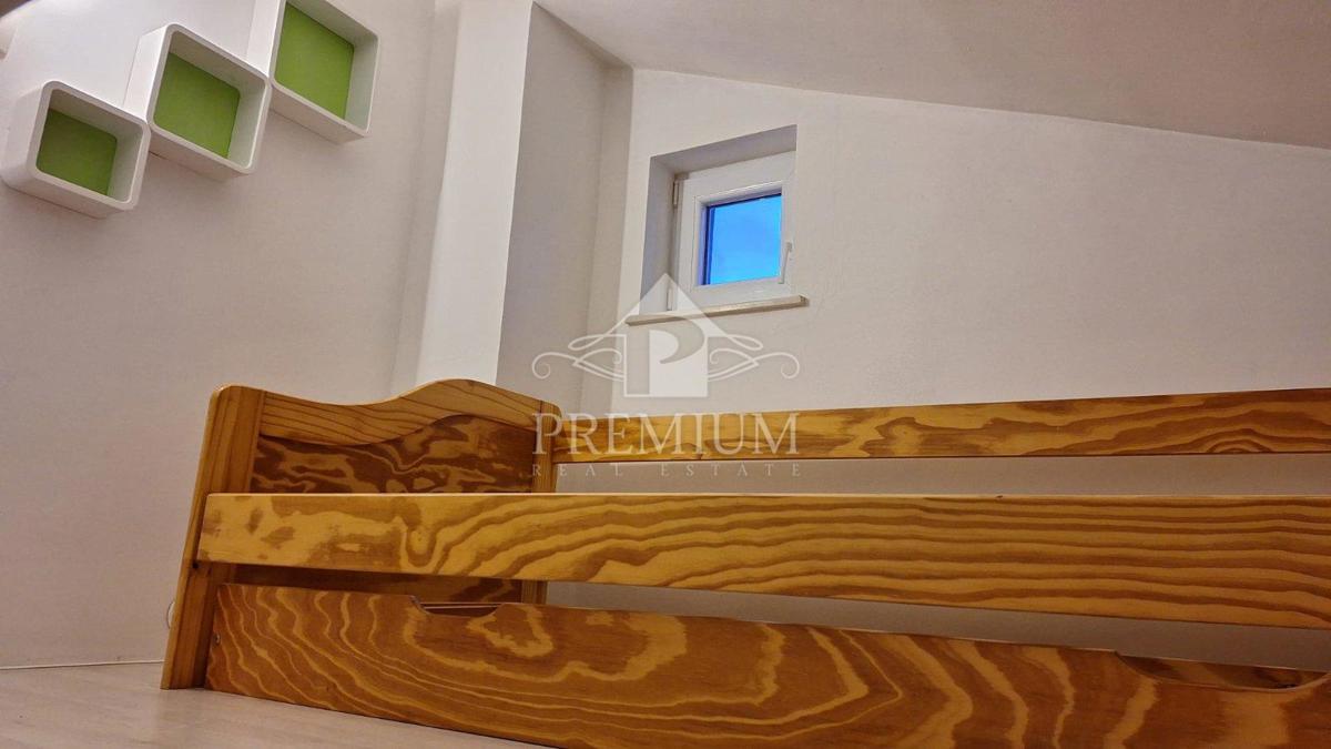 STANOVANJE 140 m2, PARKIRIŠČE