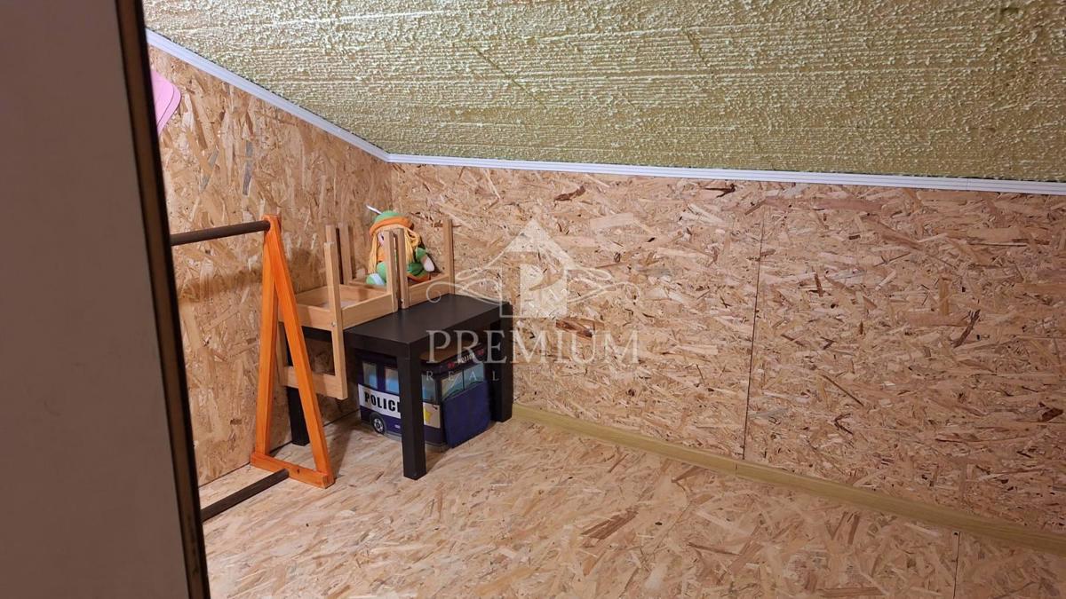 STANOVANJE 140 m2, PARKIRIŠČE