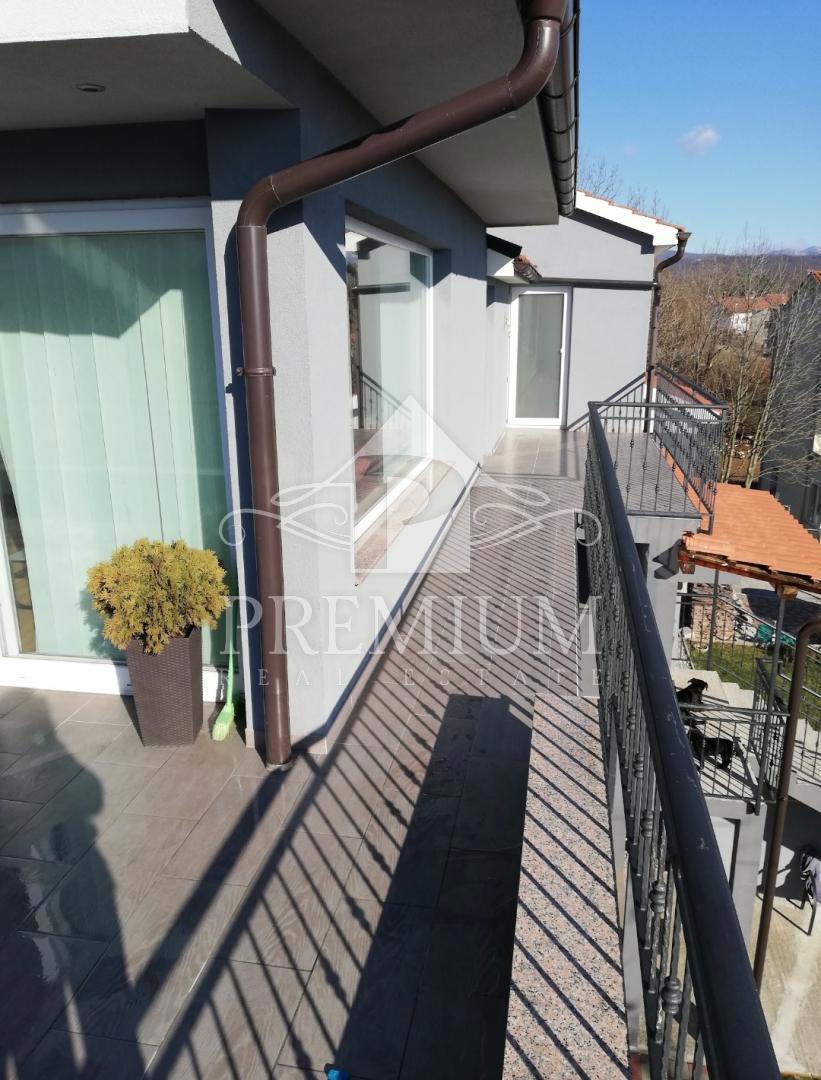 STANOVANJE 140 m2, PARKIRIŠČE