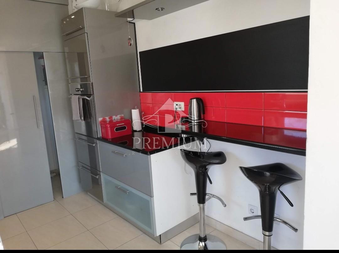 STANOVANJE 140 m2, PARKIRIŠČE
