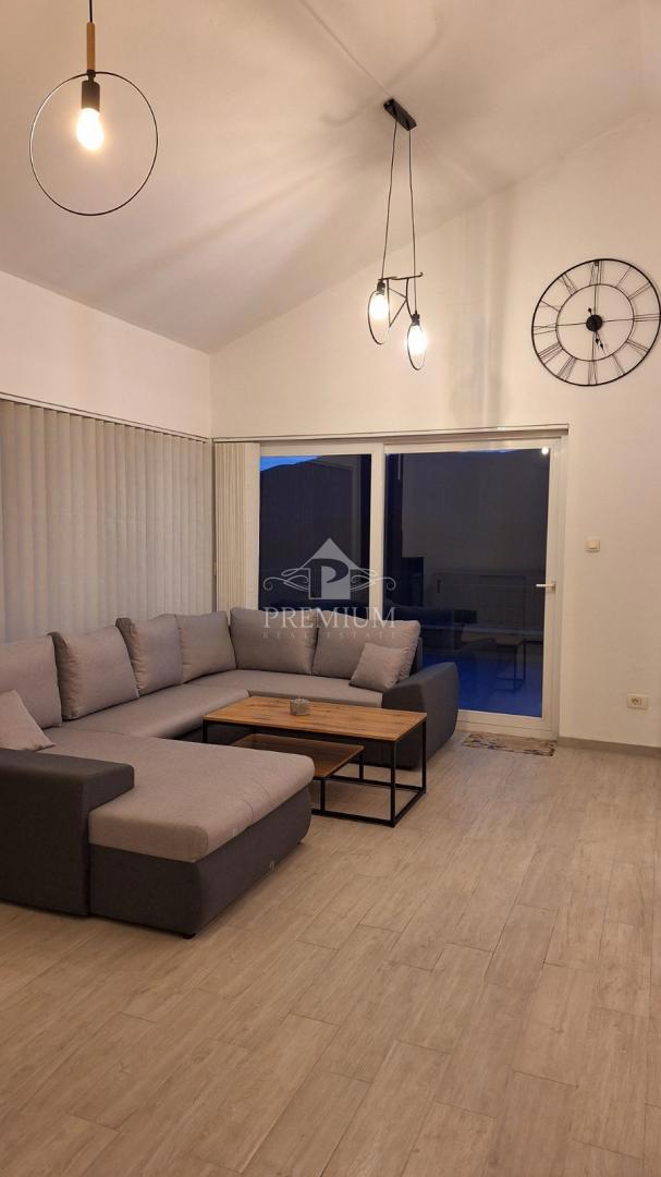 STANOVANJE 140 m2, PARKIRIŠČE