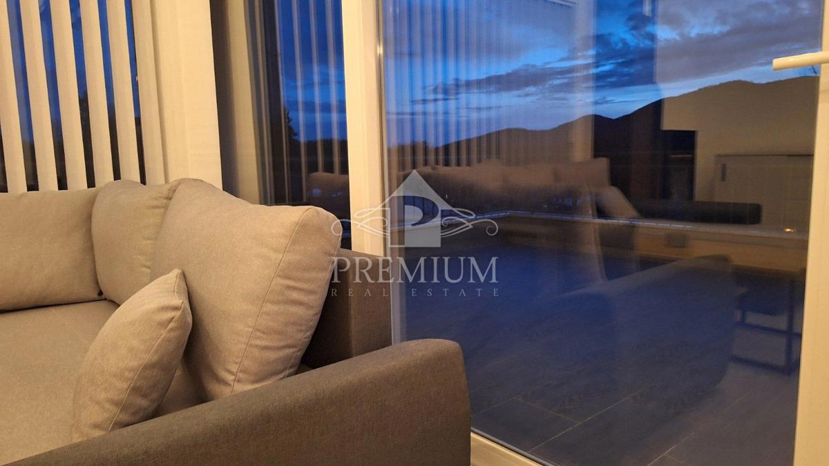 STANOVANJE 140 m2, PARKIRIŠČE