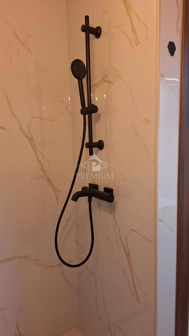 STANOVANJE 140 m2, PARKIRIŠČE