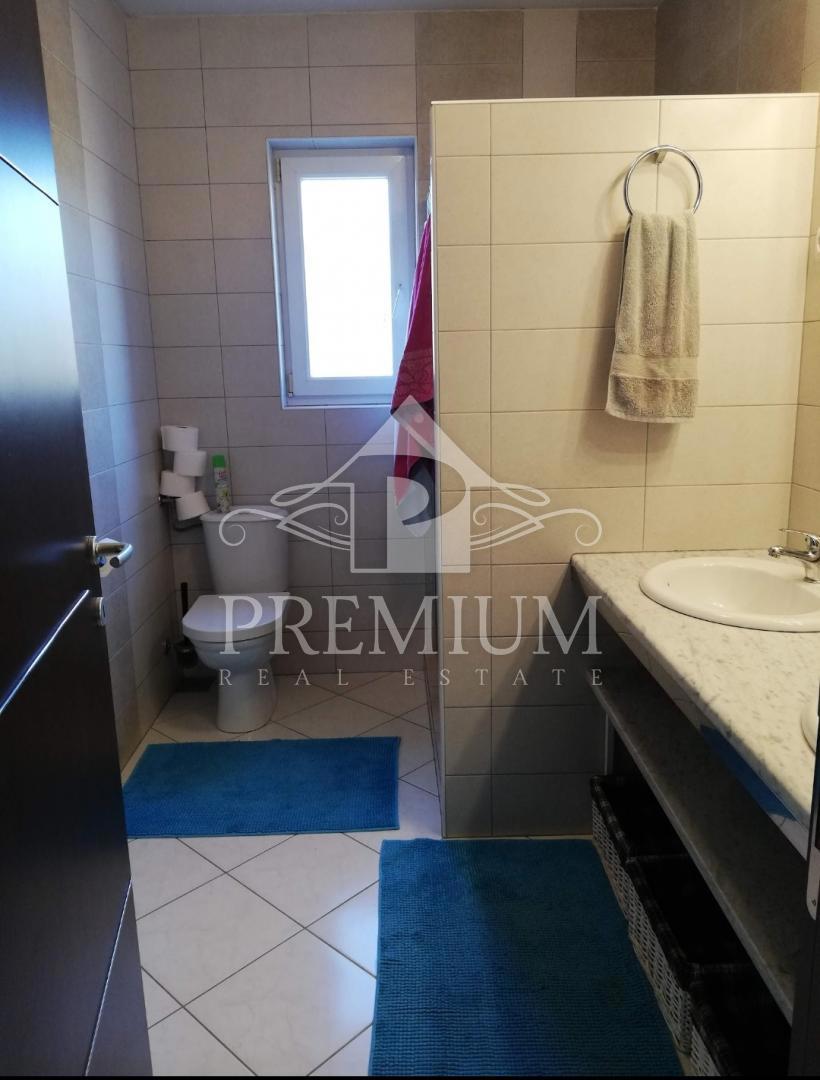 STANOVANJE 140 m2, PARKIRIŠČE