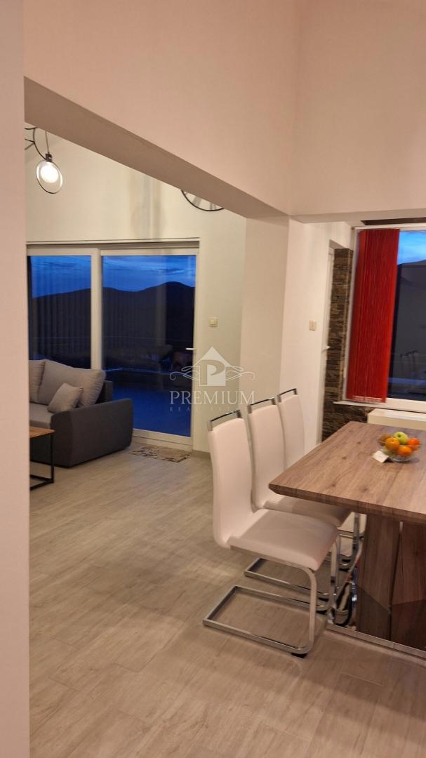 STANOVANJE 140 m2, PARKIRIŠČE