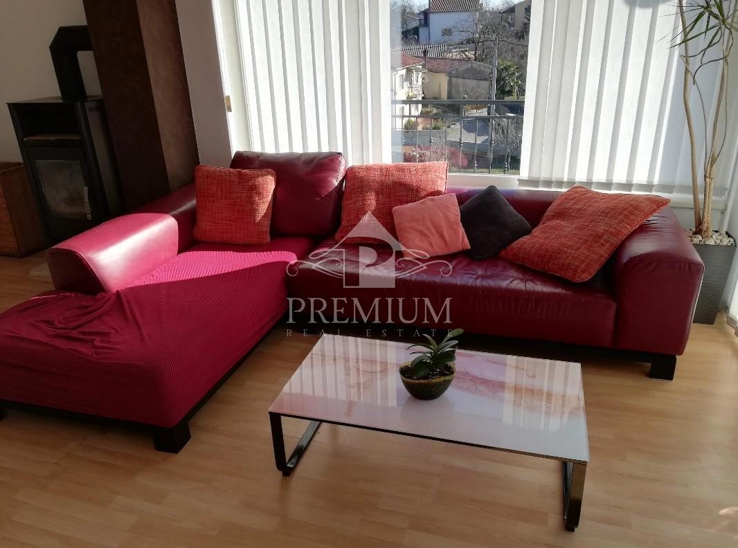 STANOVANJE 140 m2, PARKIRIŠČE