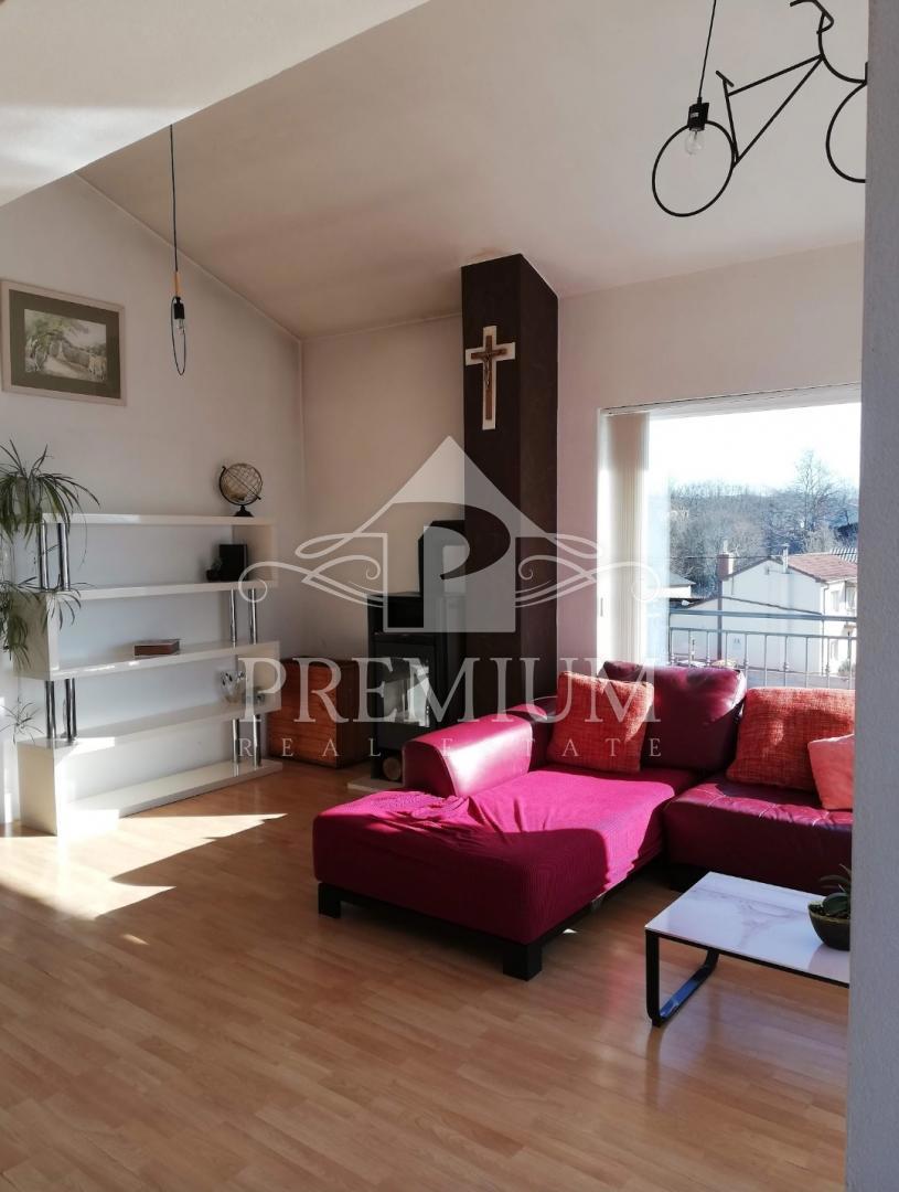 STANOVANJE 140 m2, PARKIRIŠČE