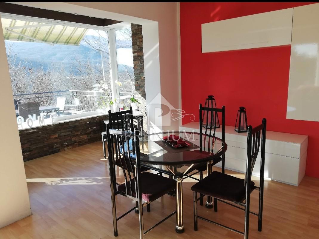 STANOVANJE 140 m2, PARKIRIŠČE