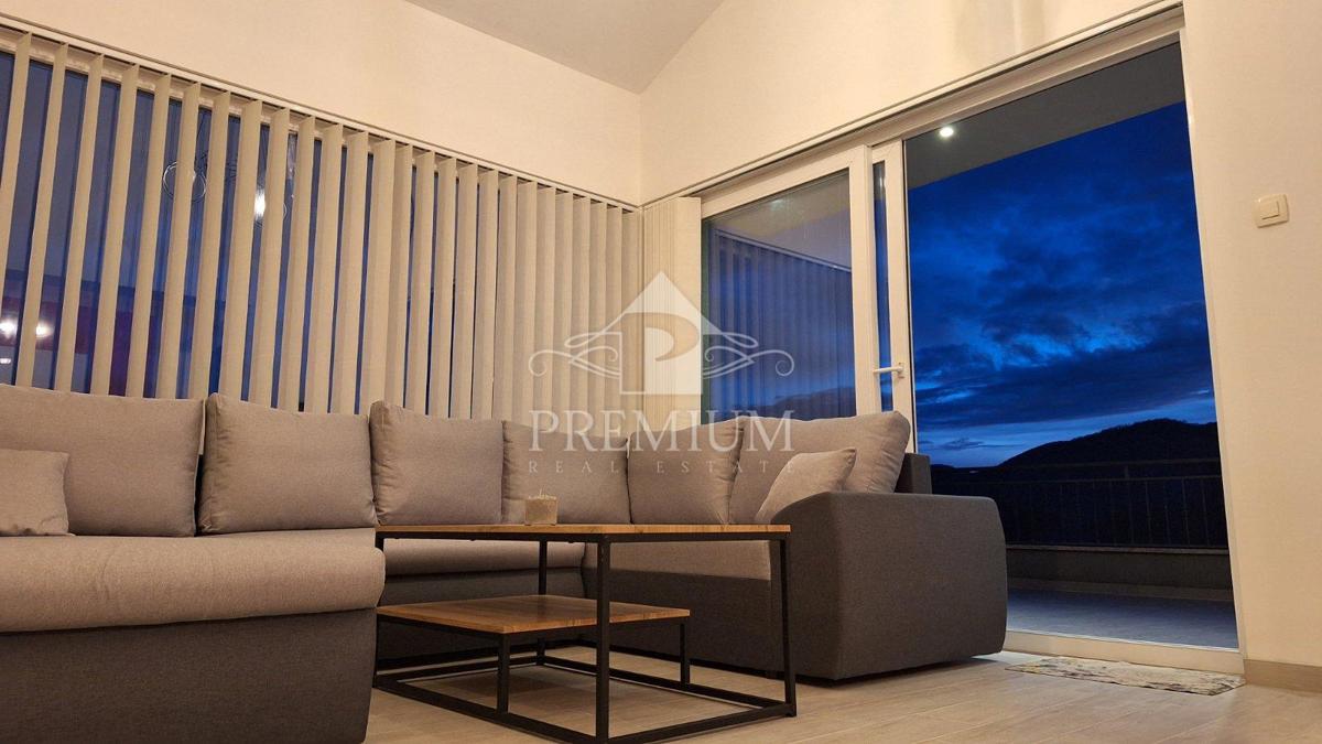 STANOVANJE 140 m2, PARKIRIŠČE