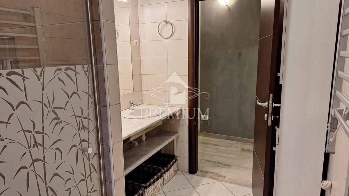 STANOVANJE 140 m2, PARKIRIŠČE