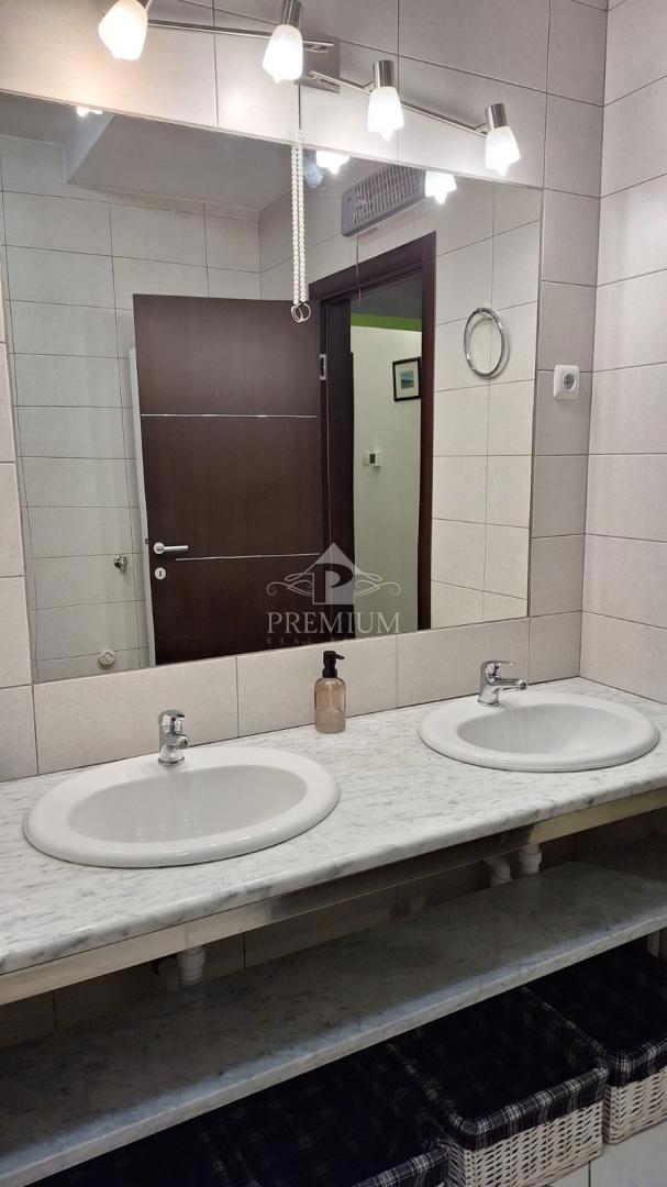 STANOVANJE 140 m2, PARKIRIŠČE