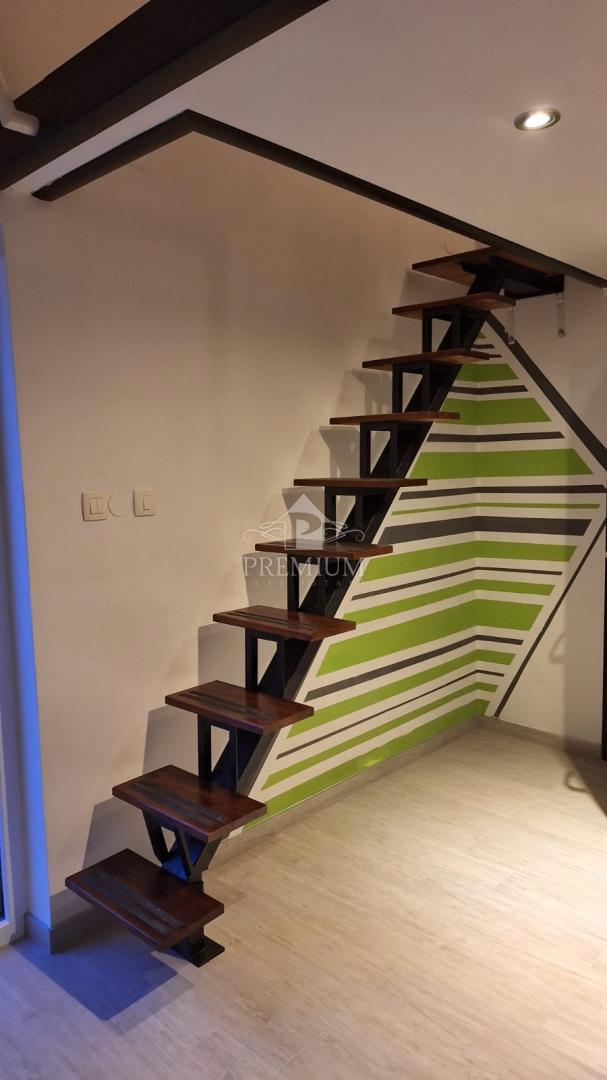 STANOVANJE 140 m2, PARKIRIŠČE