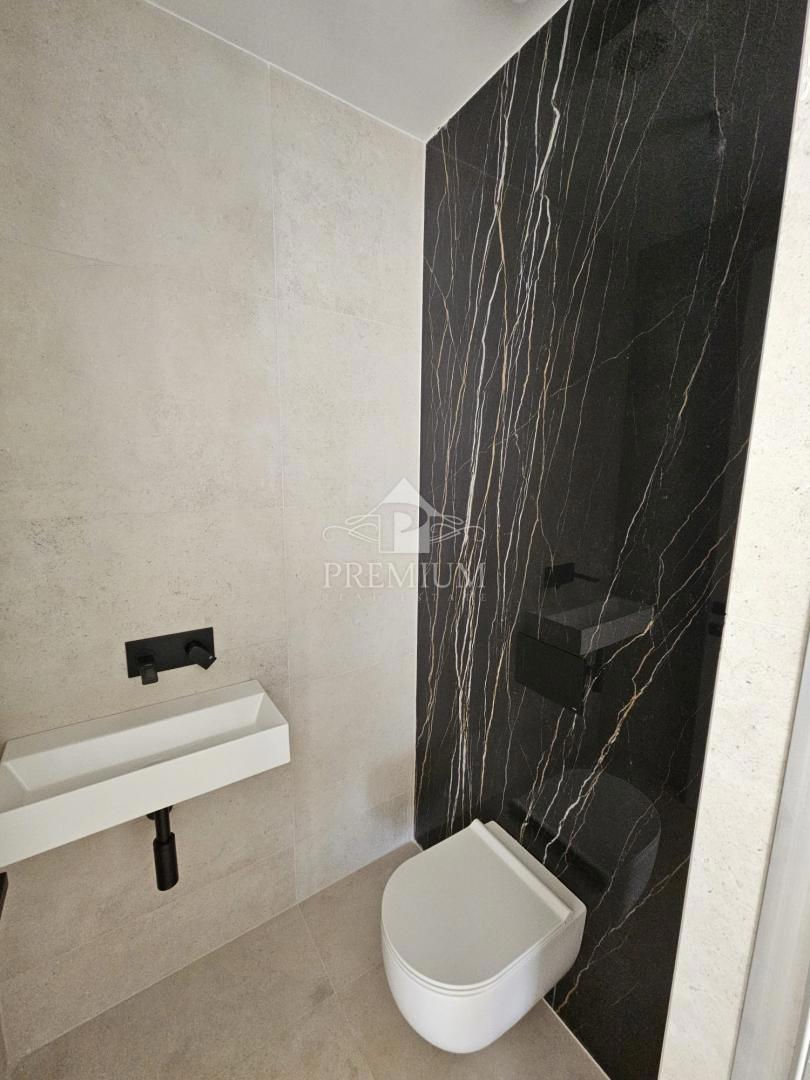 STANOVANJE V URBANI VILI, ODPRT RAZGLED, GARAŽA, DVIGALO