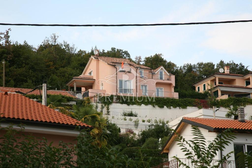 Stanovanje Ičići, Opatija - Okolica, 290m2