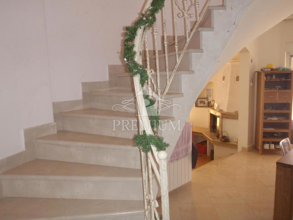 Stanovanje Ičići, Opatija - Okolica, 290m2