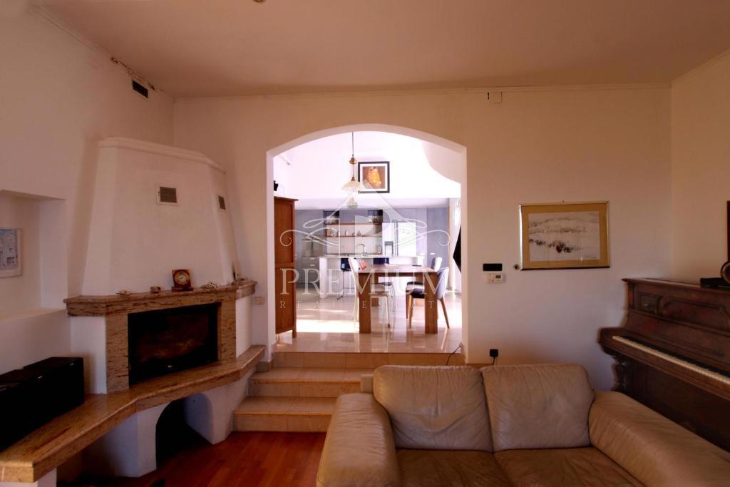 Stanovanje Ičići, Opatija - Okolica, 290m2