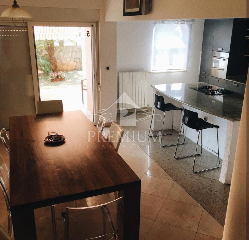 Stanovanje Ičići, Opatija - Okolica, 290m2