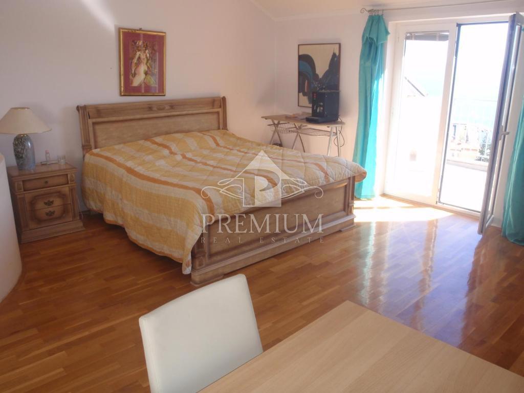Stanovanje Ičići, Opatija - Okolica, 290m2