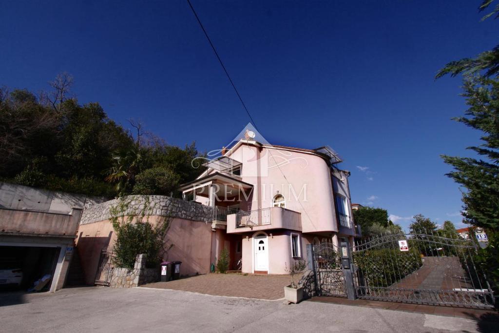 Stanovanje Ičići, Opatija - Okolica, 290m2