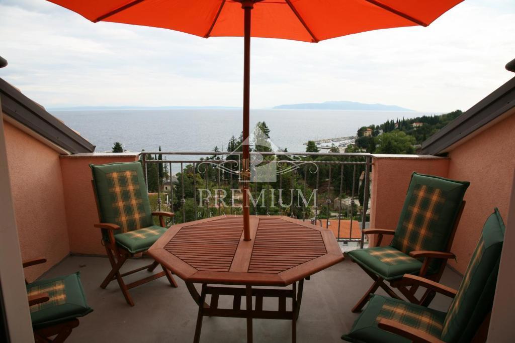 Stanovanje Ičići, Opatija - Okolica, 290m2