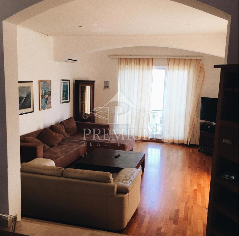 Stanovanje Ičići, Opatija - Okolica, 290m2