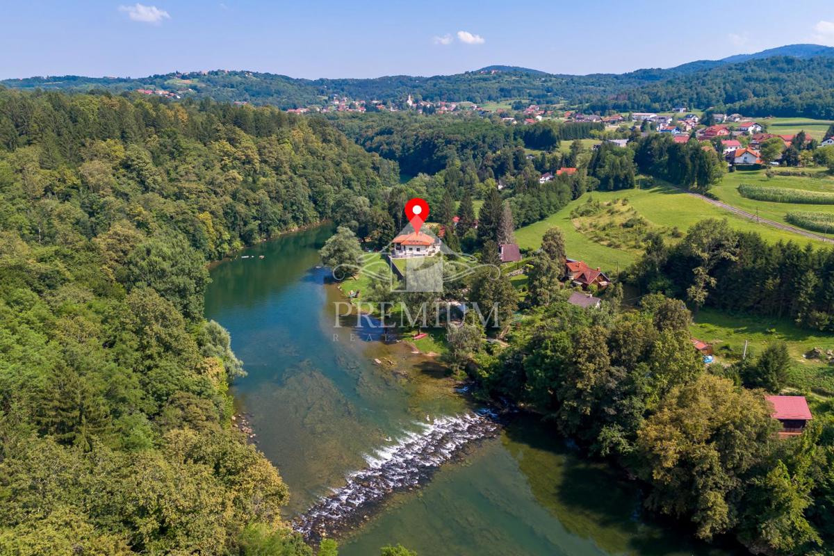 ČUDOVITO POSESTVO OB REKI KUPI