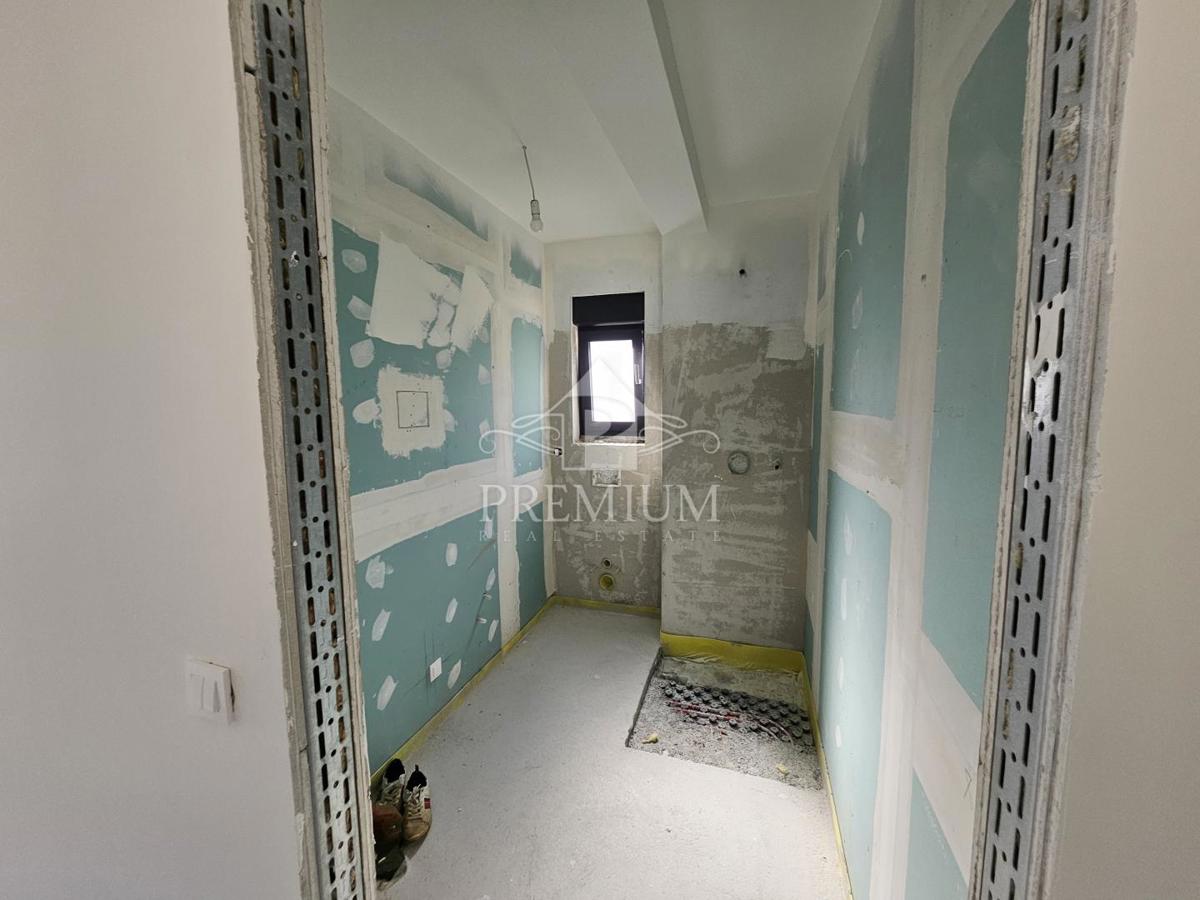 STANOVANJE Z LEPIM RAZGLEDOM, PARKIRIŠČEM, ZGRAJENO LETA 2025