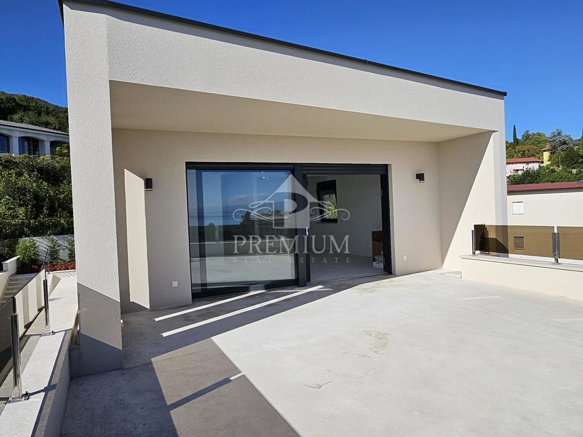 STANOVANJE Z LEPIM RAZGLEDOM, PARKIRIŠČEM, ZGRAJENO LETA 2025