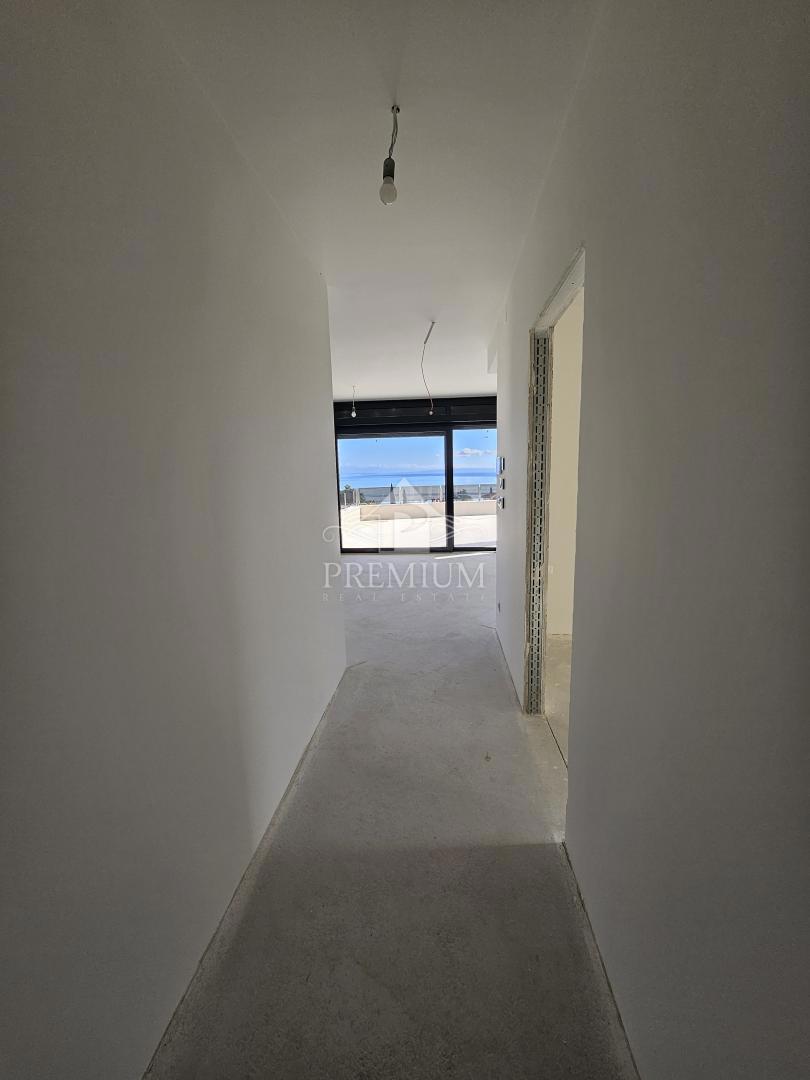 STANOVANJE Z LEPIM RAZGLEDOM, PARKIRIŠČEM, ZGRAJENO LETA 2025