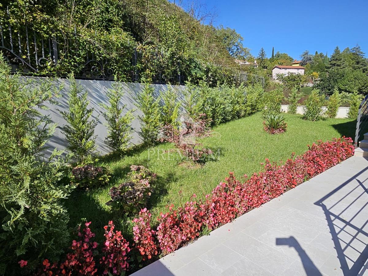 STANOVANJE Z LEPIM RAZGLEDOM, PARKIRIŠČEM, ZGRAJENO LETA 2025