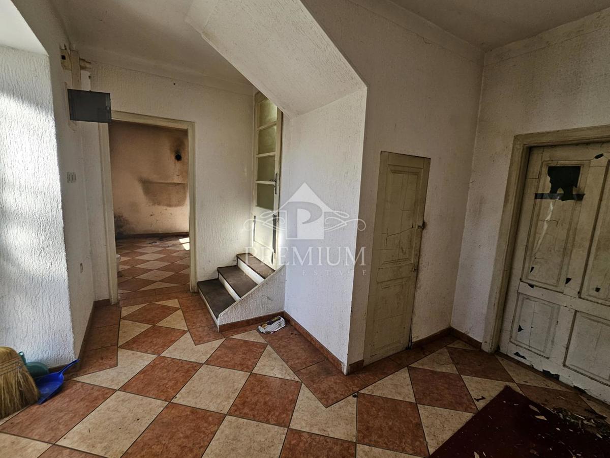 STARA HIŠA ZA ADAPTACIJO