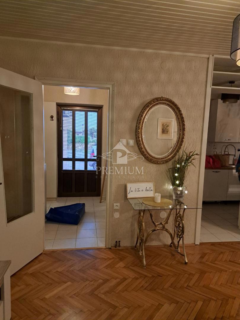 DVOSOBNO STANOVANJE Z VRTOM IN PARKIRIŠČEM