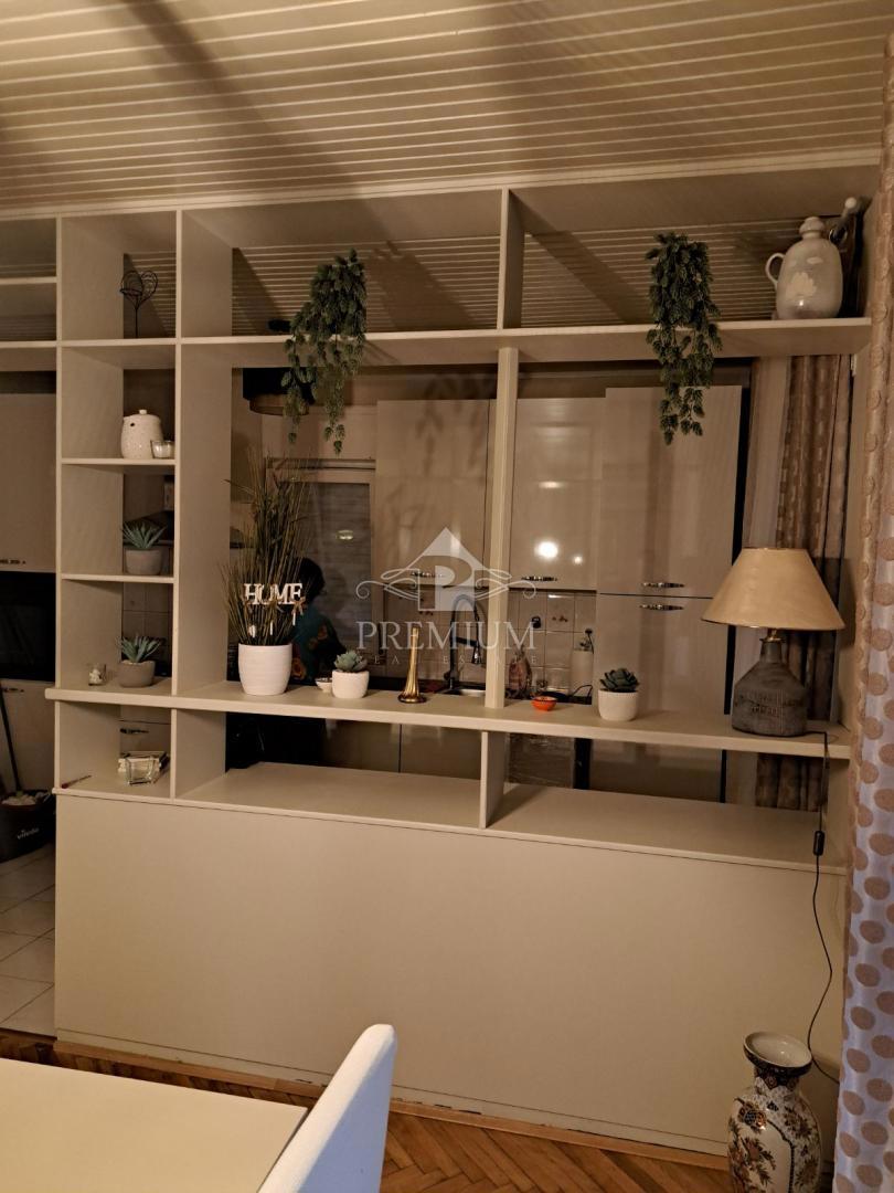 DVOSOBNO STANOVANJE Z VRTOM IN PARKIRIŠČEM