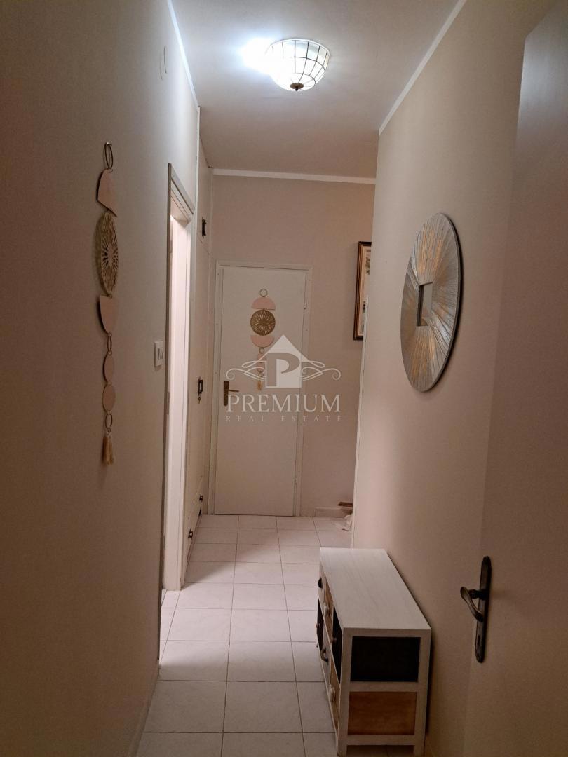 DVOSOBNO STANOVANJE Z VRTOM IN PARKIRIŠČEM